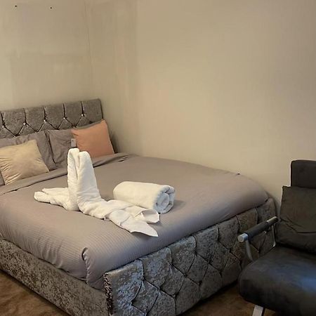 Alder En-Suites Self-Catering With Private Shower 1 Southampton Eksteriør billede