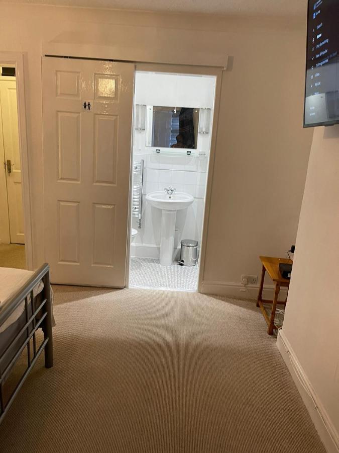 Alder En-Suites Self-Catering With Private Shower 1 Southampton Eksteriør billede