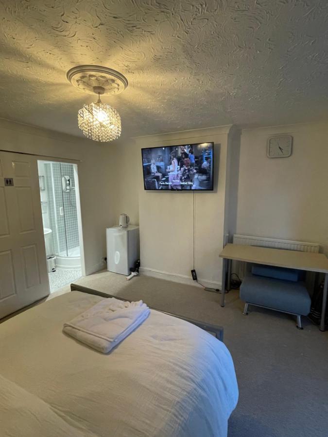 Alder En-Suites Self-Catering With Private Shower 1 Southampton Eksteriør billede